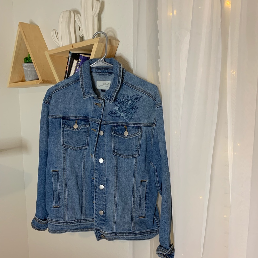 Floral Embroidered Jean Jacket